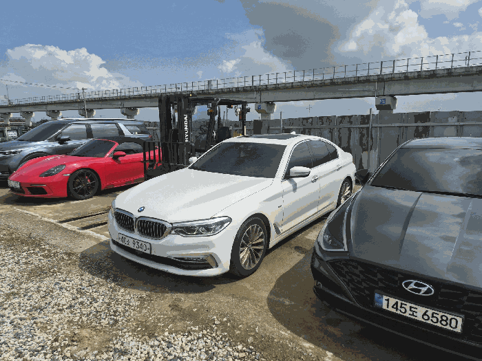BMW 530i