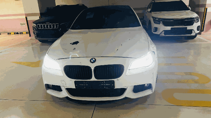 BMW 528i