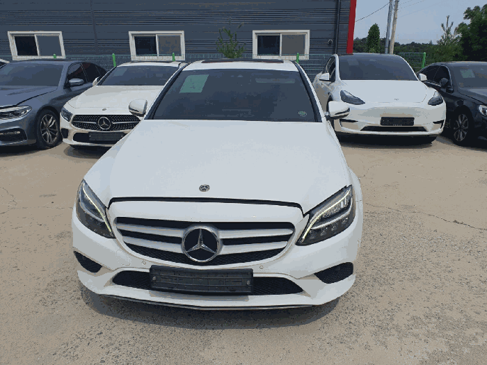 Mercedes-Benz C200