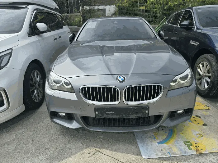 BMW 528i