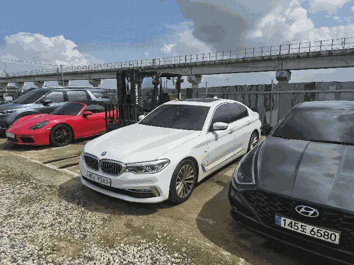 BMW 530i