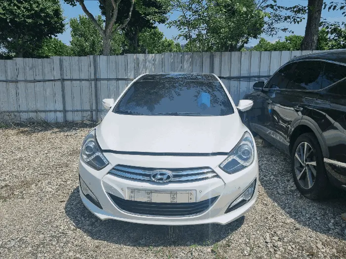 i40 Saloon