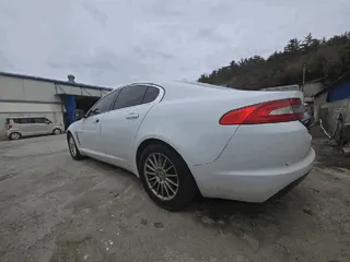 재규어 XF 2.2D 현황 사진 2