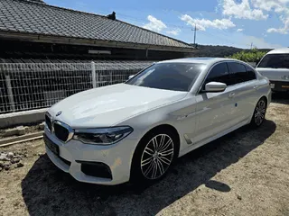 BMW 530i xDrive M sport Package Plus 현황 사진 3