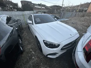 Mercedes-Benz E350 4MATIC 현황 사진 1