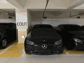 Mercedes-Benz EQE350 + 현황 사진 1